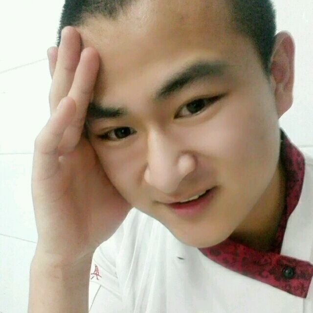 人潮拥挤的第一张照片--辽宁交友中心